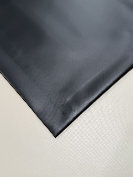 PVC matt mit Saum und ohne Ösen, schwarz