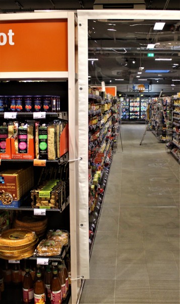 Gangabtrennung / Laufwegabtrennung aus transparenter PVC-Plane