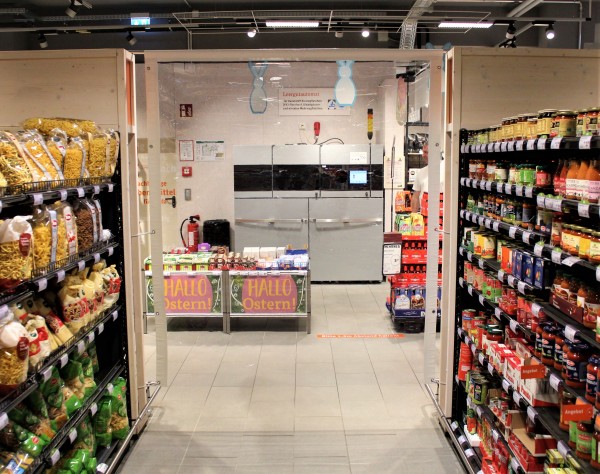 Gangabtrennung / Laufwegabtrennung aus transparenter PVC-Plane