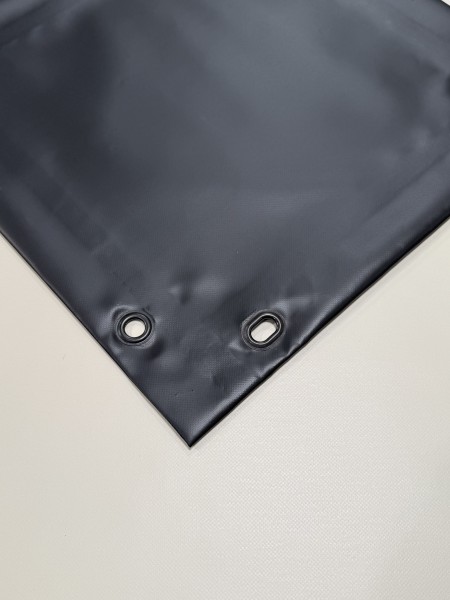 PVC matt mit Saum und Ösen alle 50cm, schwarz